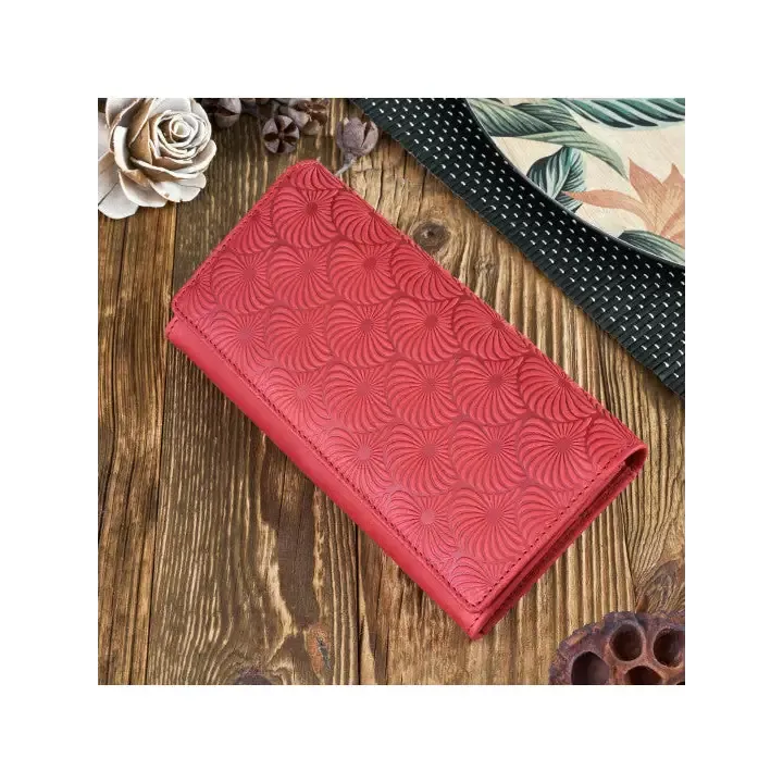 Elegant Geometric Embossed Natural Leather Women's Wallet - RFID Protection, Ample Storage & Stylish Design