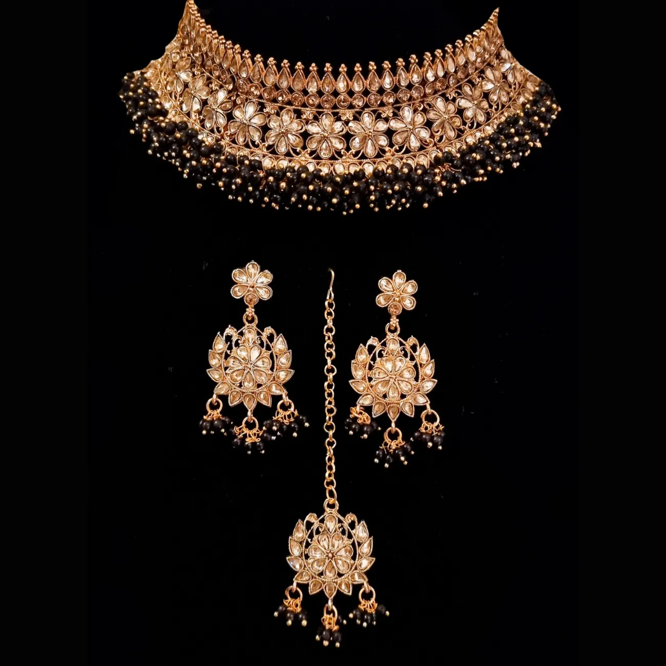 RESPLENDENT TRADITIONAL AD POLKI SEMI BRIDAL SET